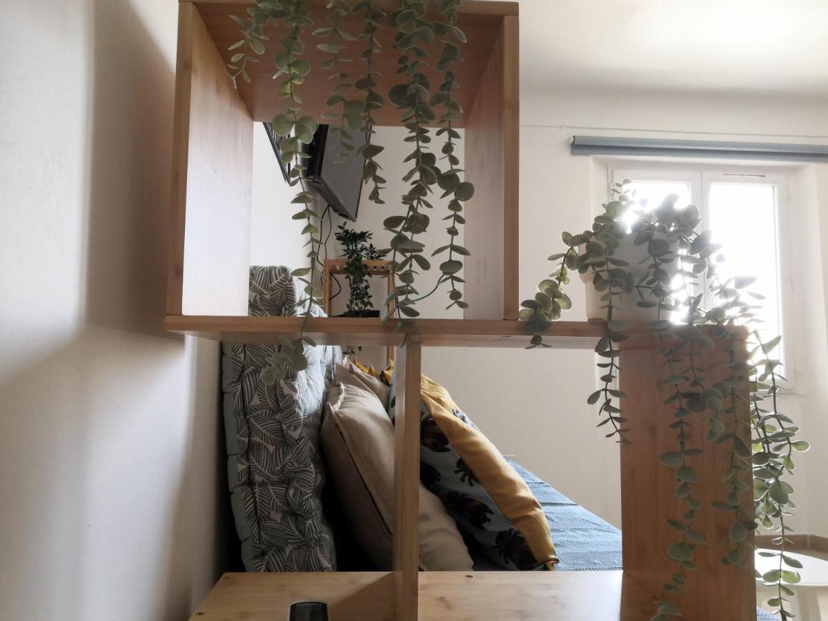 Spacieux Vieil Climatise 5 Minutes Plages Apartment